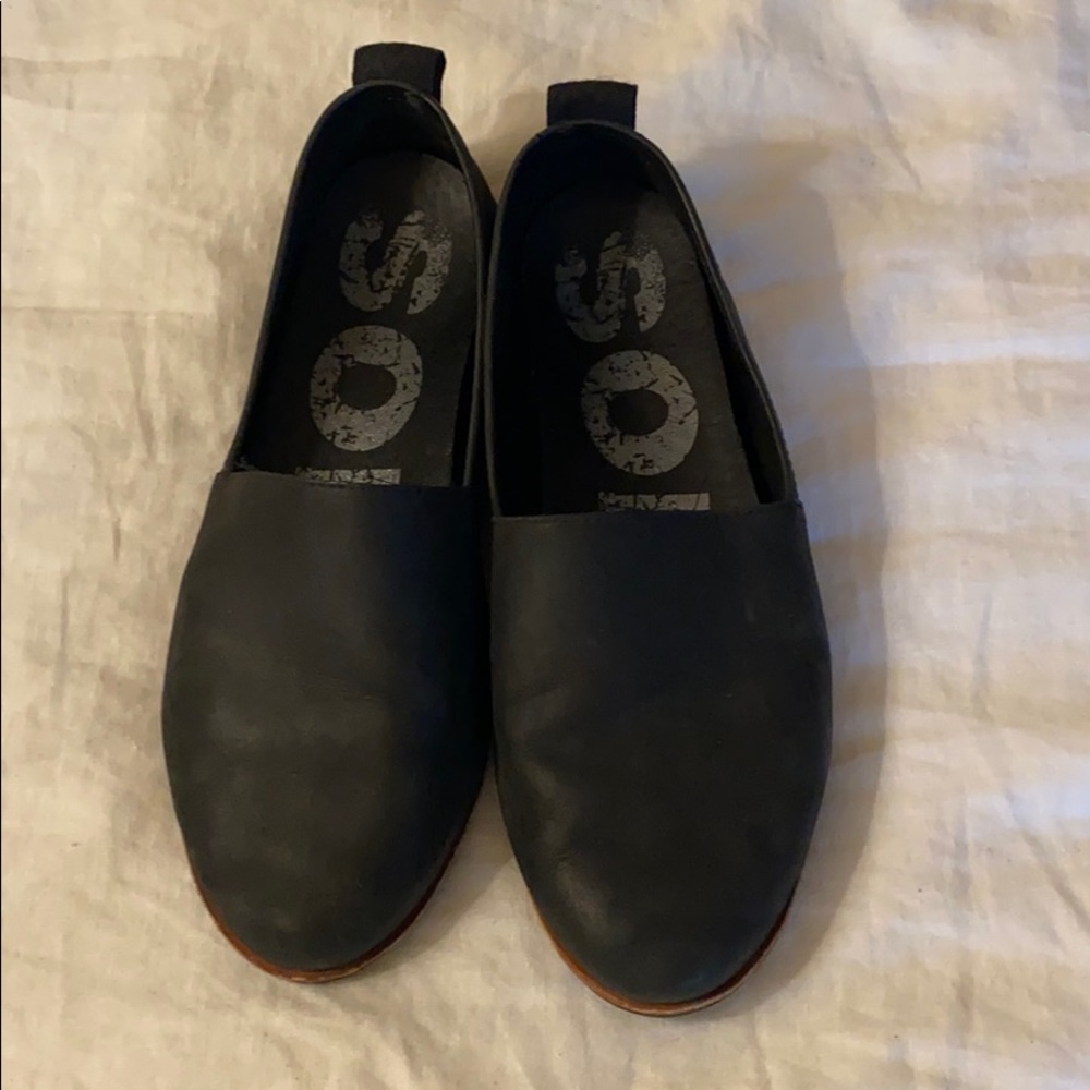 Sorel leather slip-one
